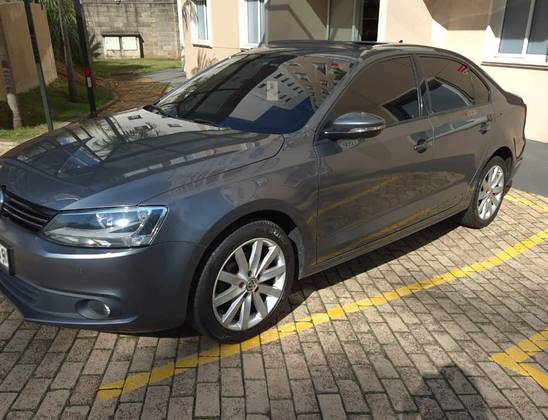 VOLKSWAGEN JETTA 2.0 COMFORTLINE FLEX 4P TIPTRONIC